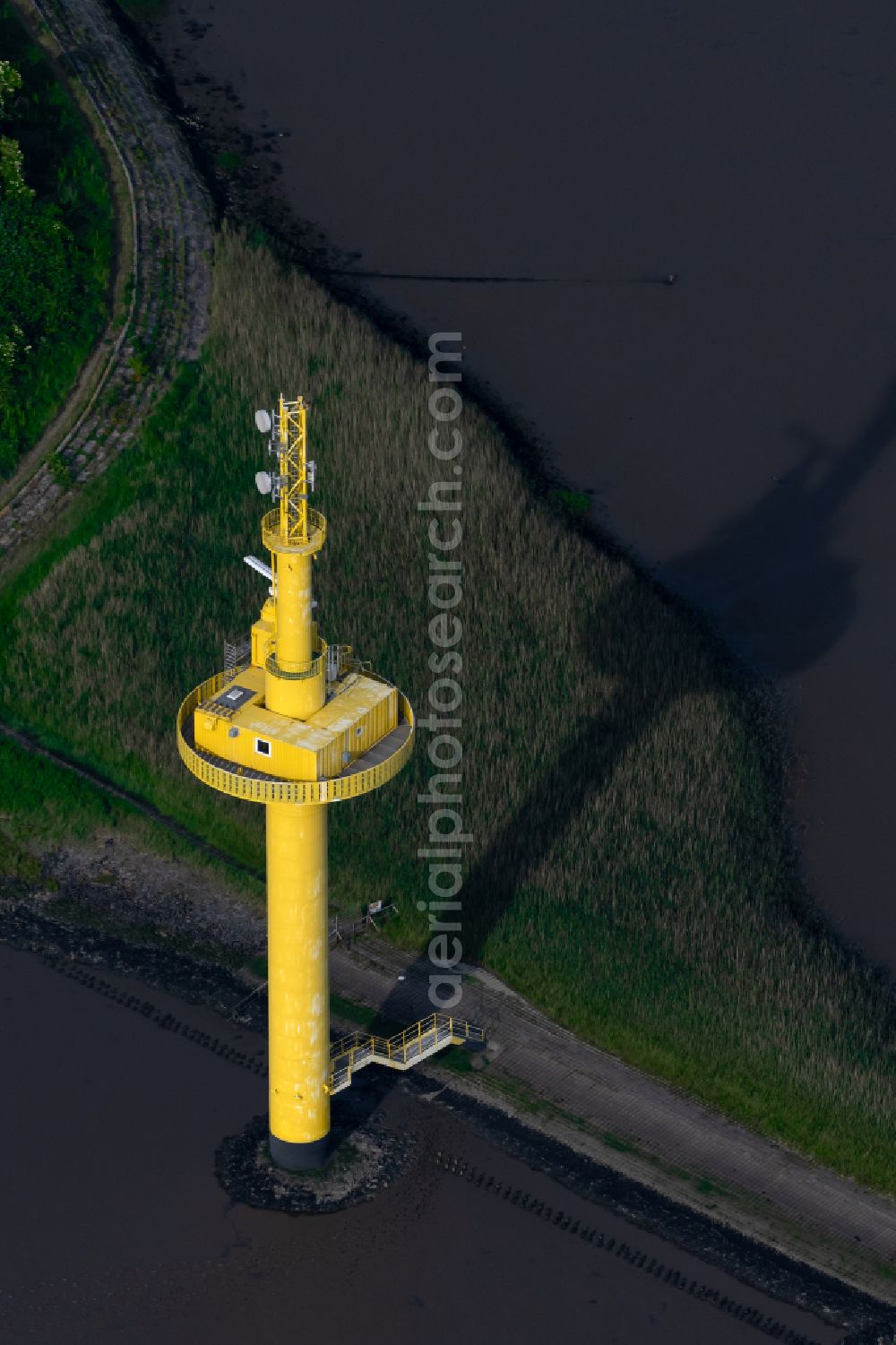 Aerial image Nordenham - Radar Antenna Tower air traffic control on of Halbinsel Langluetjen 1 on Wesermuendung in die Nordsee in Nordenham in the state Lower Saxony, Germany