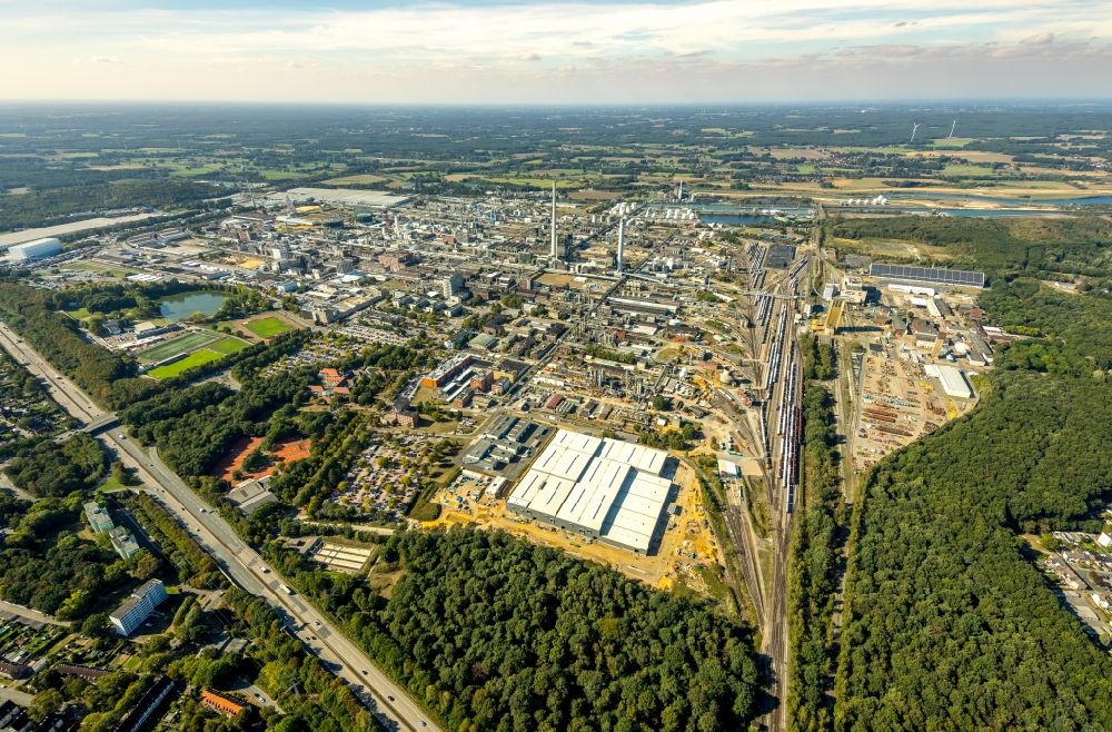 Marl from the bird's eye view: Refinery equipment and management systems on the factory premises of the chemical manufacturers on Chemiepark in Marl in the state North Rhine-Westphalia, Germany