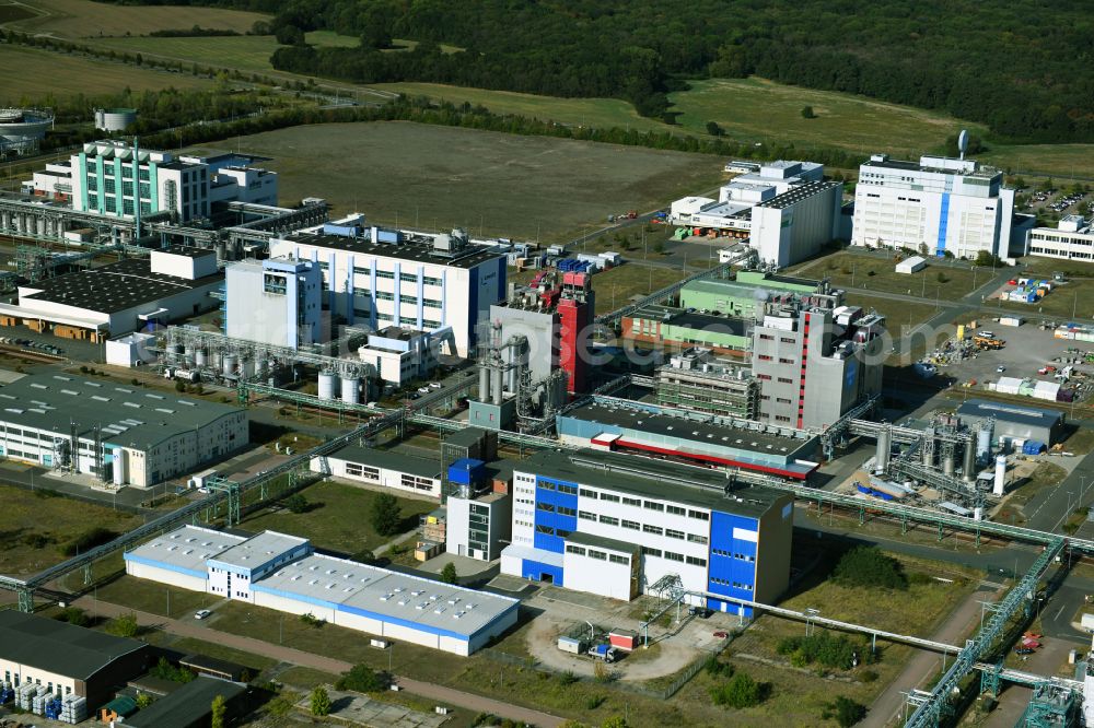 Aerial image Bitterfeld-Wolfen - Refinery equipment and management systems on the factory premises of the chemical manufacturers Dow Deutschlond Anlagengesellschaft mbH on street Salegaster Chaussee in the district Greppin in Bitterfeld-Wolfen in the state Saxony-Anhalt