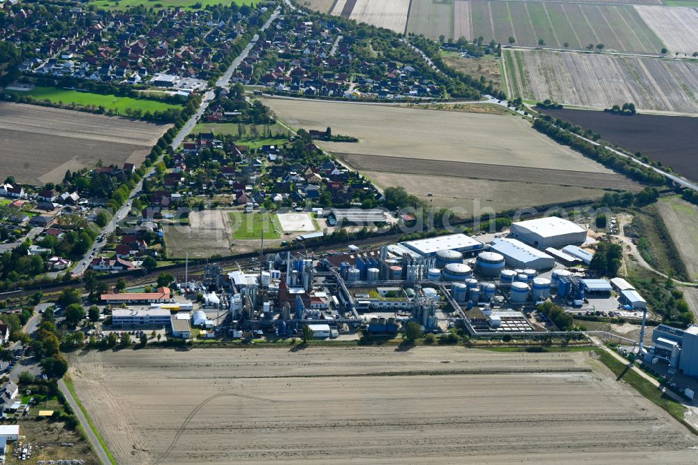 Aerial image Dollbergen - Refinery equipment and management systems on the factory premises of the mineral oil manufacturers AVISTA OIL AG in Dollbergen in the state Lower Saxony