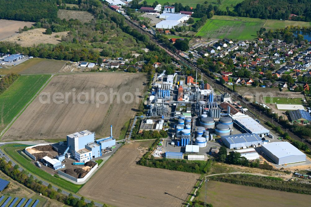 Aerial photograph Dollbergen - Refinery equipment and management systems on the factory premises of the mineral oil manufacturers AVISTA OIL AG in Dollbergen in the state Lower Saxony