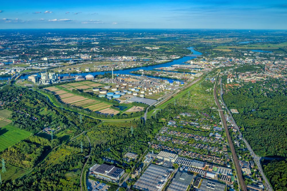 Aerial image Hamburg - Refinery equipment and management systems on the factory premises of the mineral oil manufacturers HOLBORN Europa Raffinerie GmbH in Hamburg - Harburg, Germany