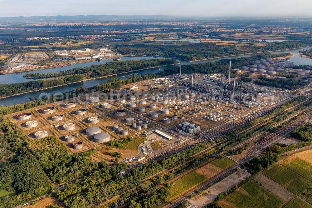 Aerial image Karlsruhe - Refinery equipment and management systems on the factory premises of the mineral oil manufacturers Mineraloelraffinerie Oberrhein in the district Knielingen in Karlsruhe in the state Baden-Wurttemberg, Germany