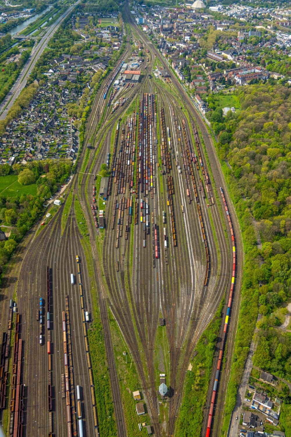 Aerial image Oberhausen - Marshalling yard and freight station of the Deutsche Bahn in Oberhausen in the state North Rhine-Westphalia, Germany
