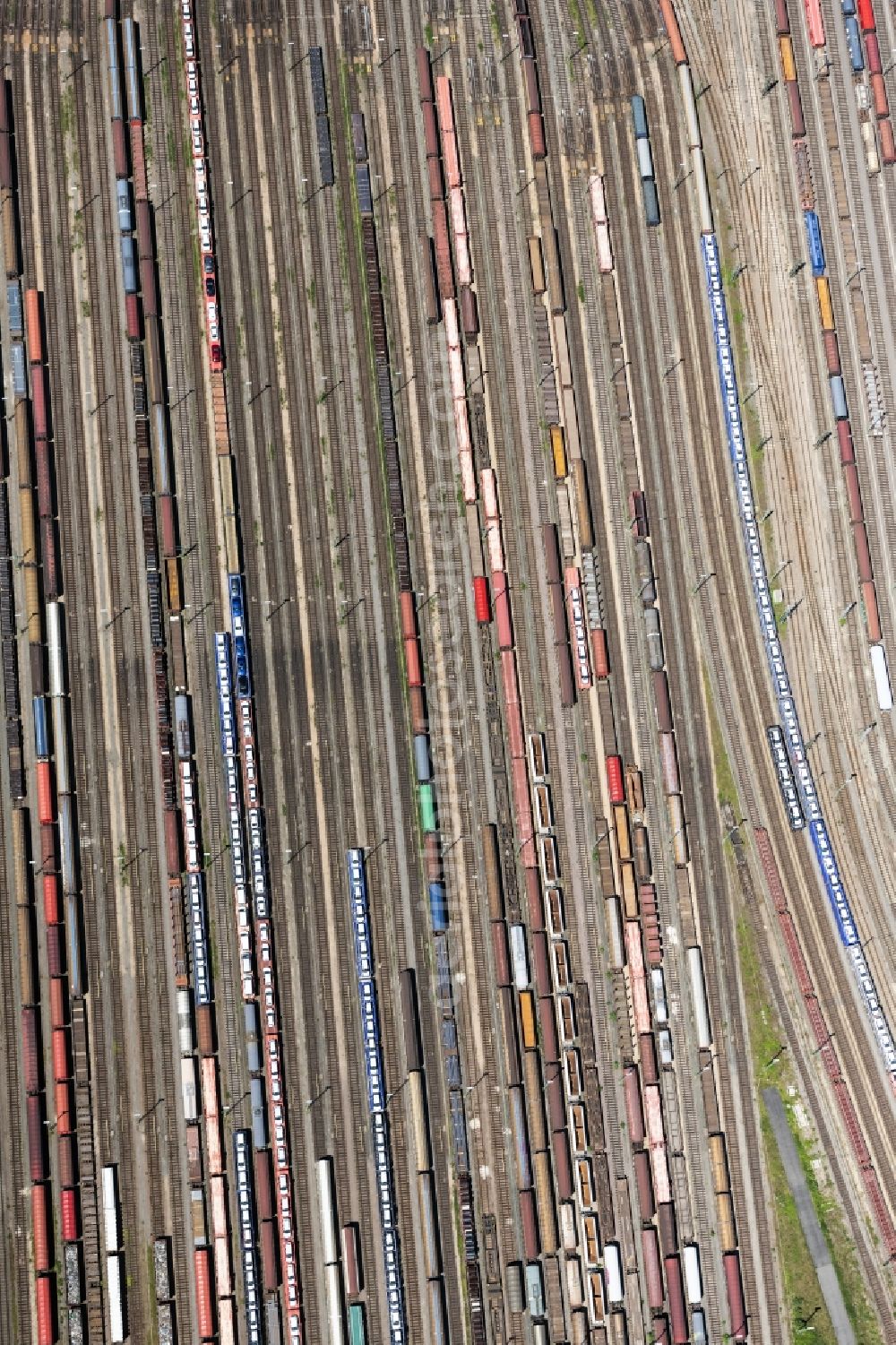 Aerial photograph Mannheim - Marshalling yard and freight station of the Deutsche Bahn in Mannheim in the state Baden-Wurttemberg, Germany