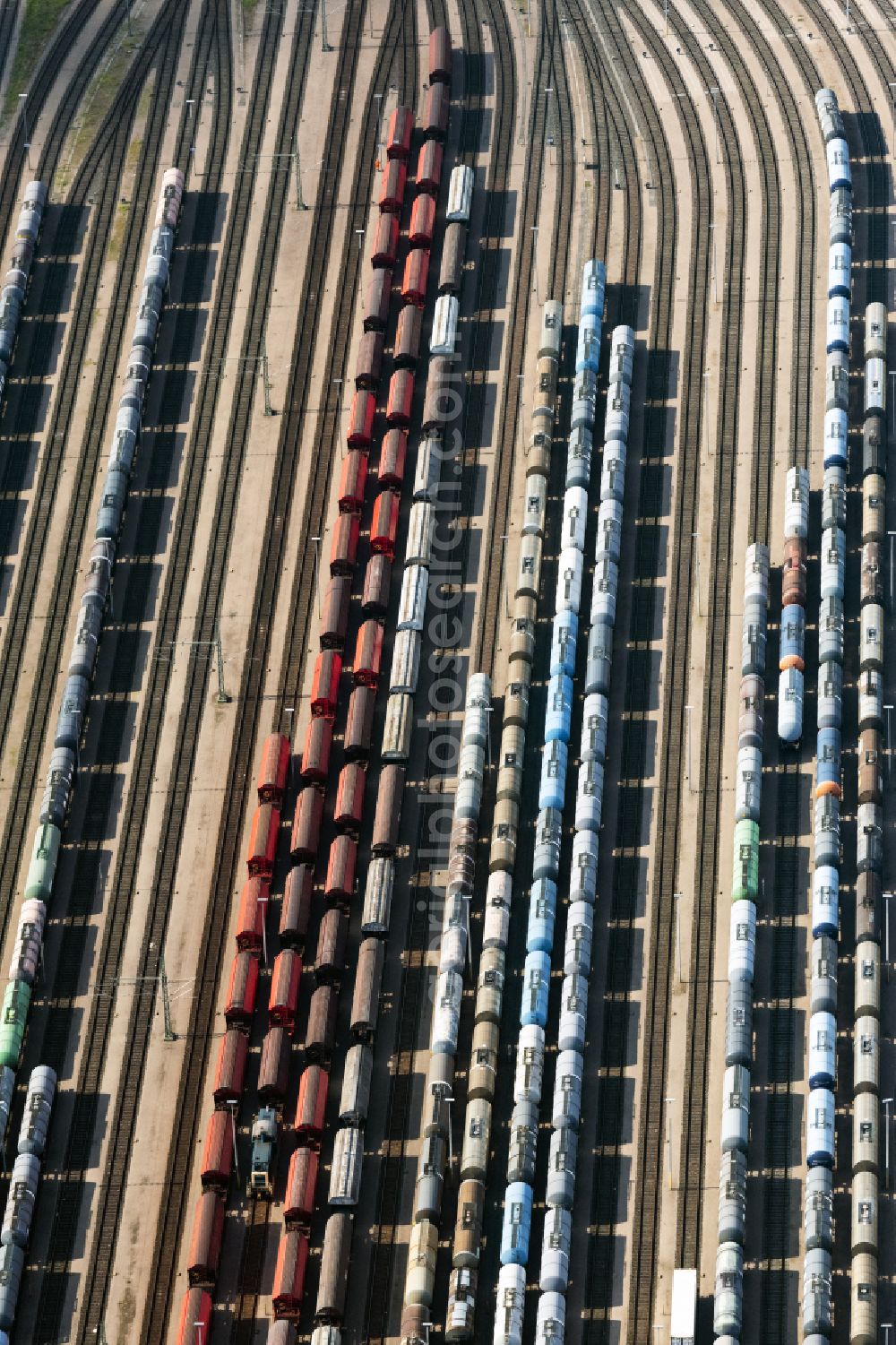 Hamburg from the bird's eye view: Marshalling yard and freight station of the Deutsche Bahn in the district Altenwerder in Hamburg, Germany