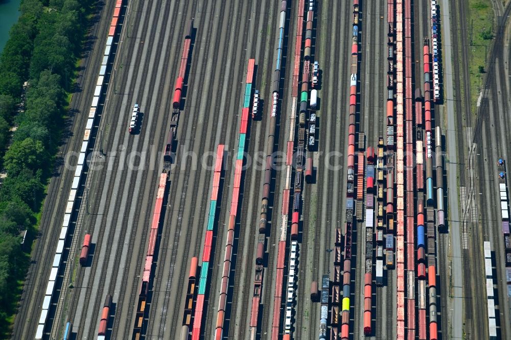 Aerial photograph Seelze - Marshalling yard and freight station of the Deutsche Bahn in the district Harenberg in Seelze in the state Lower Saxony, Germany