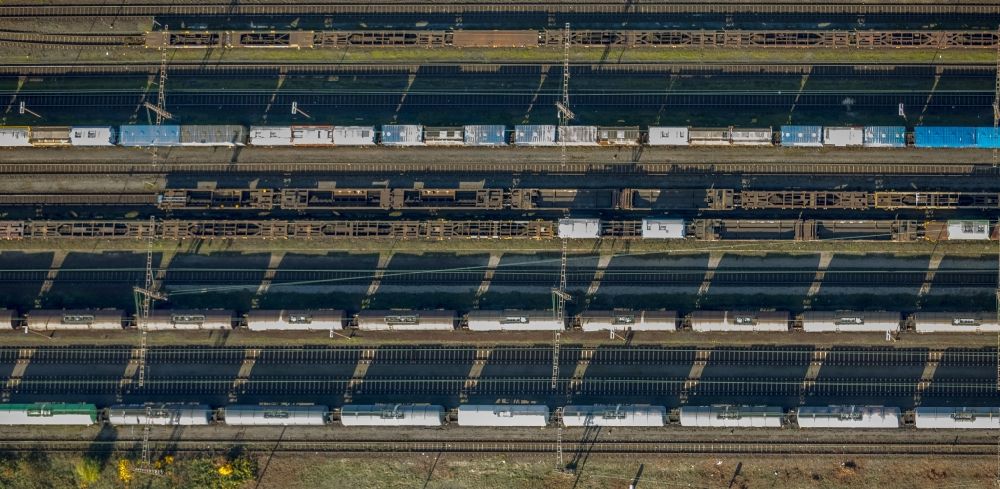 Aerial photograph Duisburg - Marshalling yard and freight station of the Deutsche Bahn in the district Meiderich-Beeck in Duisburg in the state North Rhine-Westphalia, Germany