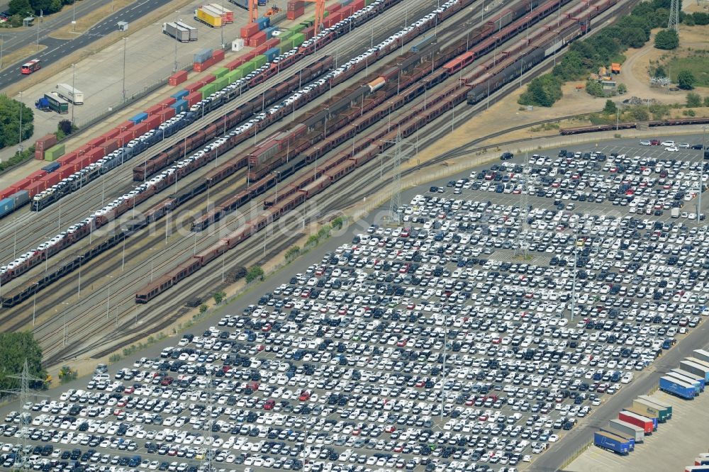 Wolfsburg from above - Marshalling yard and freight station of the Deutsche Bahn in Wolfsburg near the parking area of VW Volkswagen Factory in the state Lower Saxony