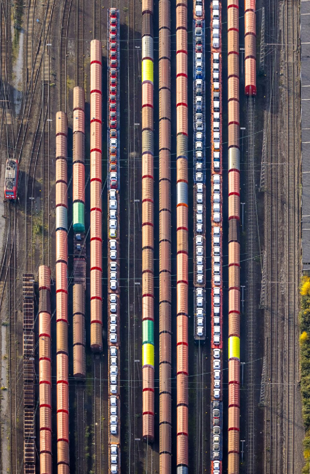 Herne from the bird's eye view: Marshalling yard and freight station on place Heinz-Ruehmann-Platz in Herne at Ruhrgebiet in the state North Rhine-Westphalia, Germany