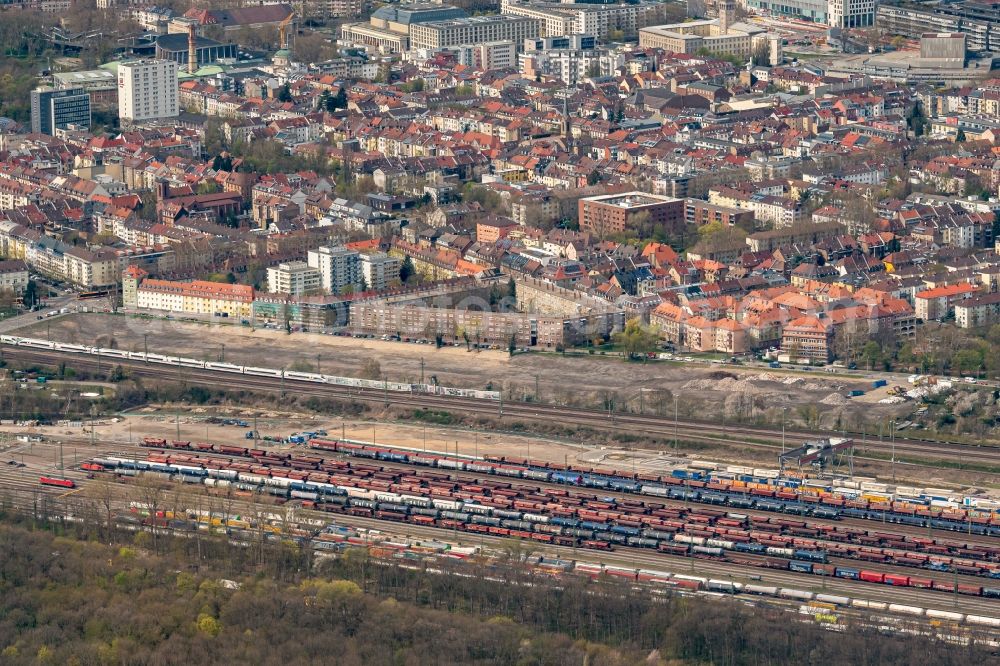 Aerial photograph Karlsruhe - Marshalling yard and freight station on Gueterbahnhof in Karlsruhe in the state Baden-Wuerttemberg, Germany