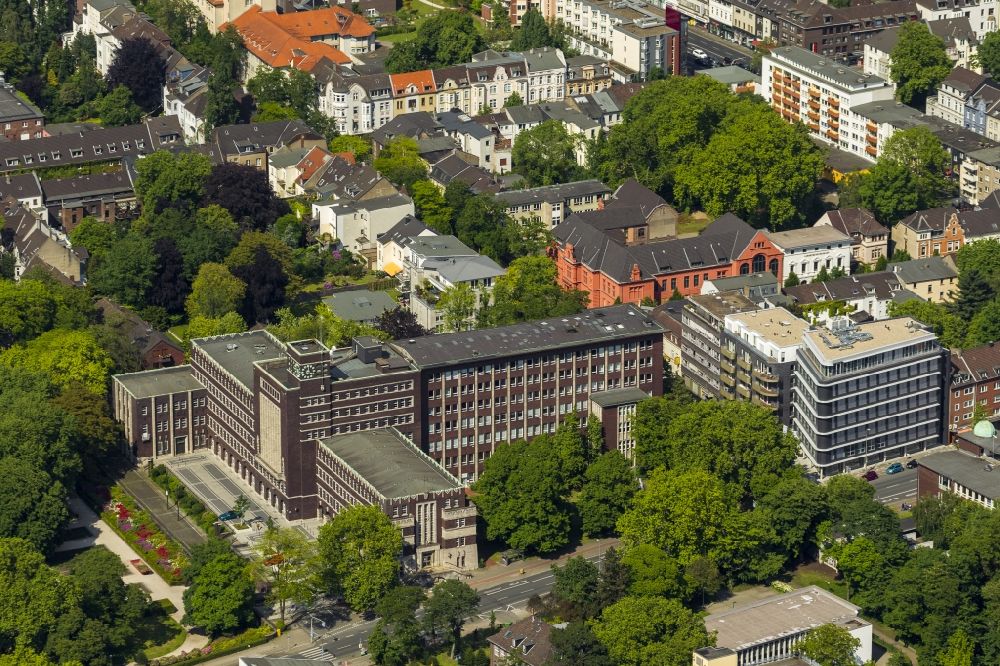 Aerial photograph Oberhausen - City Hall and new office building of Babcock Pension Fund in Oberhausen in North Rhine-Westphalia