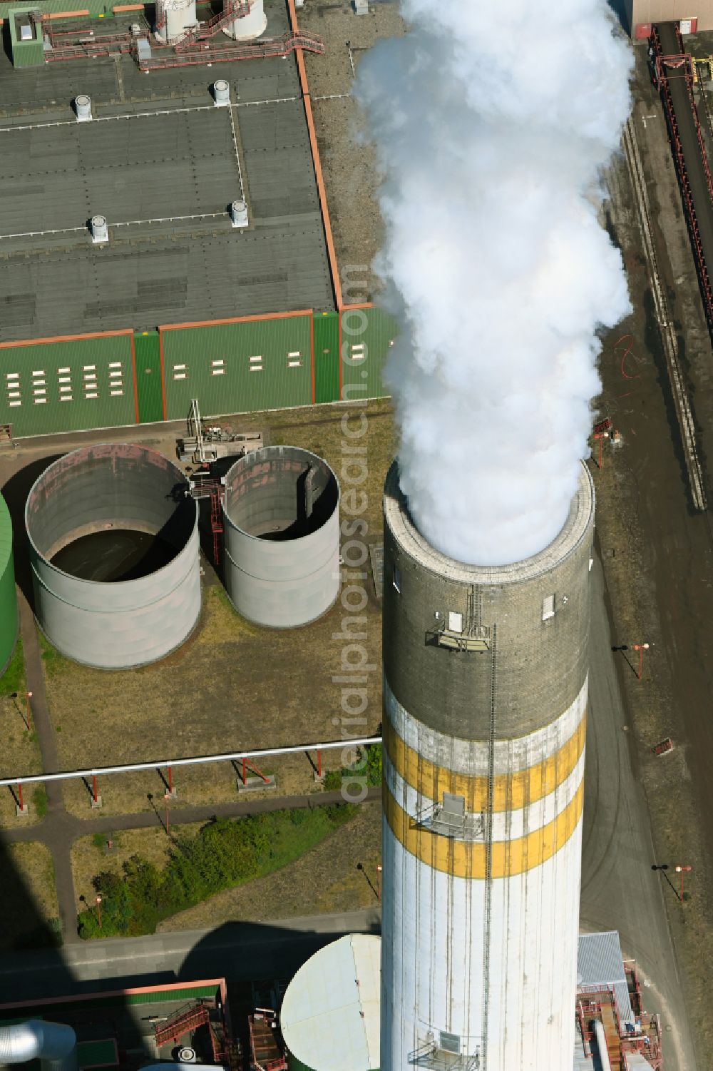 Aerial image Schkopau - Clouds of smoke on the power plant in Schkopau in the state Saxony-Anhalt, Germany