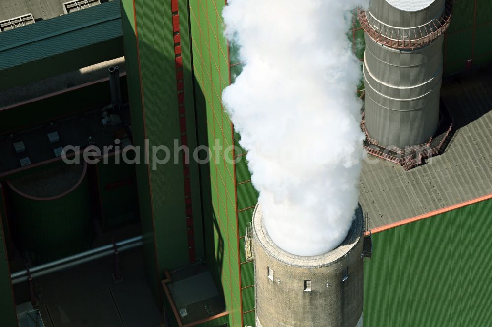 Aerial photograph Schkopau - Clouds of smoke on the power plant in Schkopau in the state Saxony-Anhalt, Germany