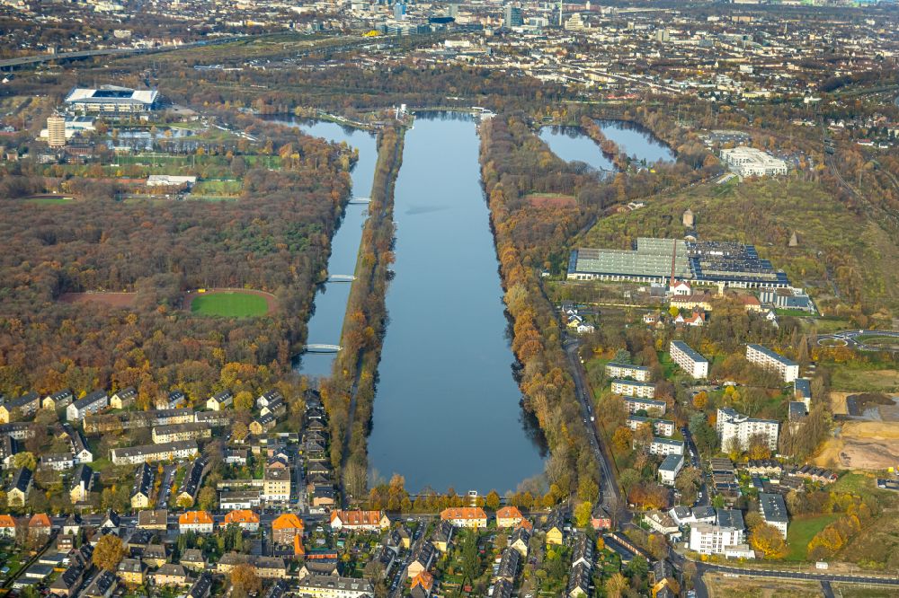 Duisburg from the bird's eye view: competition distance for the canoeing and oar sport regatta road Duisburg in the district the new village south in Duisburg in the federal state North Rhine-Westphalia