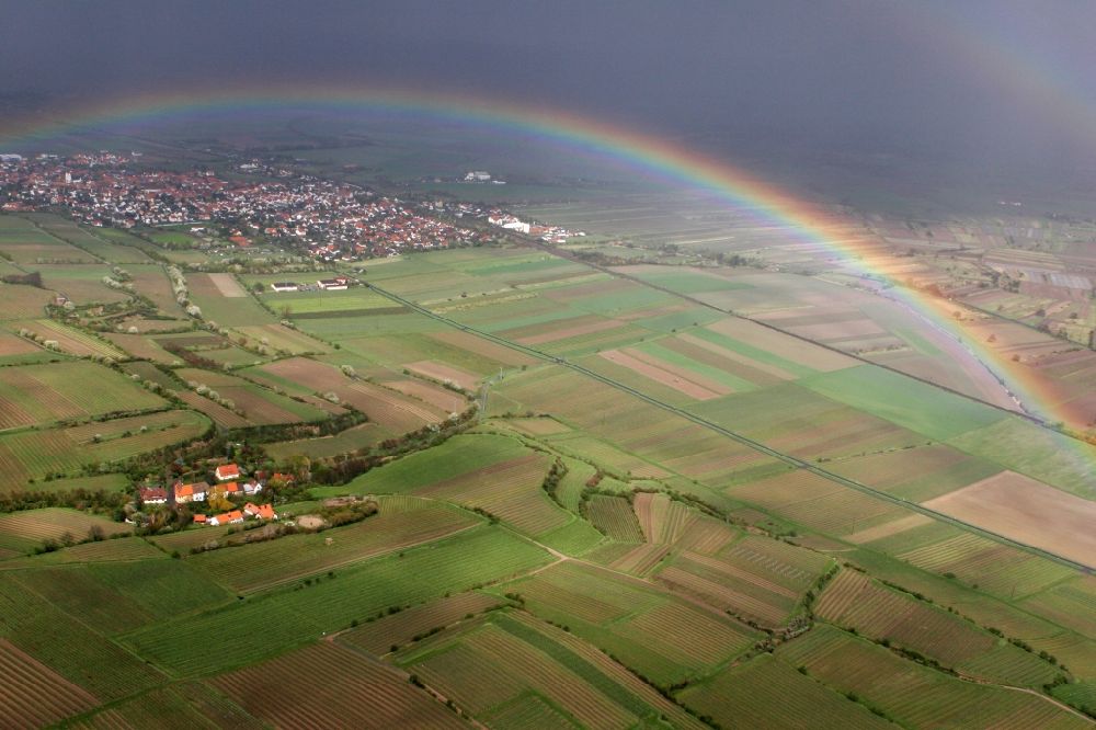 Alsheim from above - Rainbow on the outskirts of Alsheim Hangen-Wahlheim in Rhineland-Palatinate