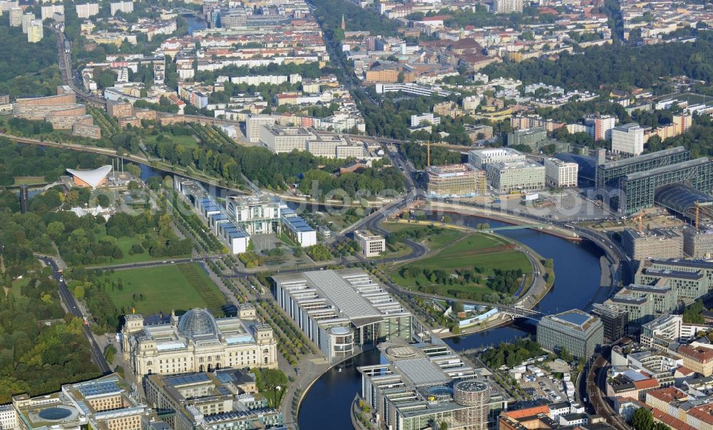 Berlin OT Tiergarten from the bird's eye view: View of the government quarter in the district of Tiergarten in Berlin