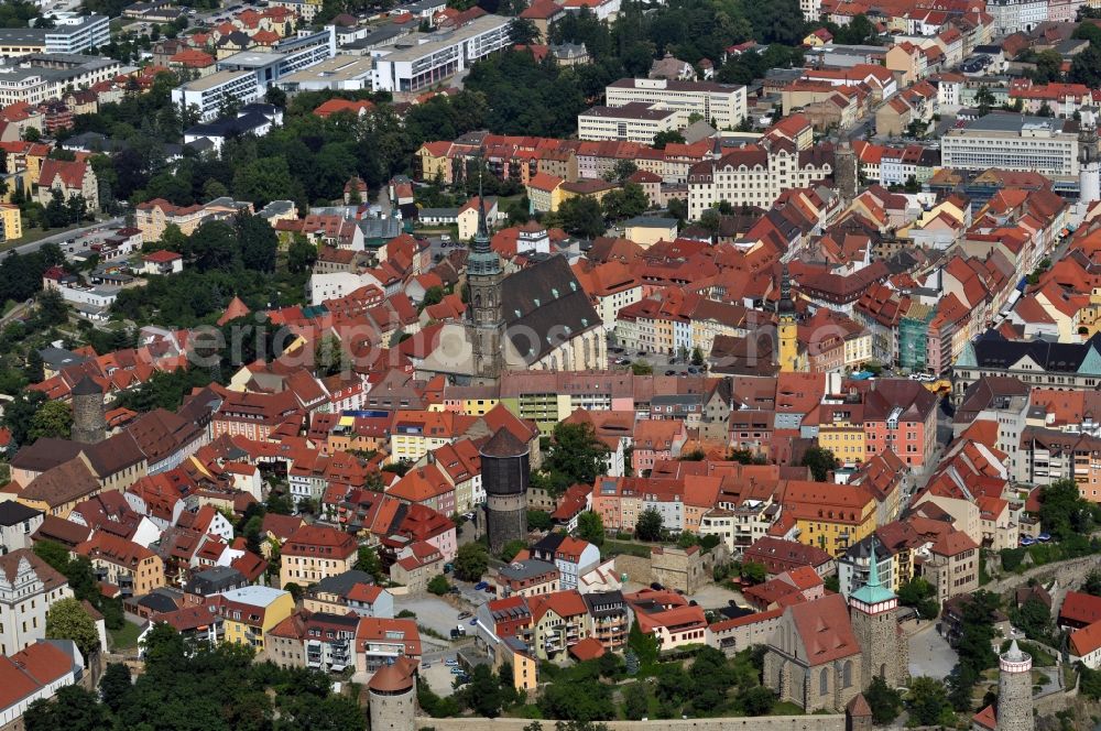 Bautzen from the bird's eye view: View Reichenturm in downtown Bautzen in Saxony. Like many of the other towers of the city of Bautzen he was a part of the expansion of the inner city wall in 14-15. Century. It is located on the eastern edge of the Old Town, is the culmination of the rich street and stands on the Corn Market
