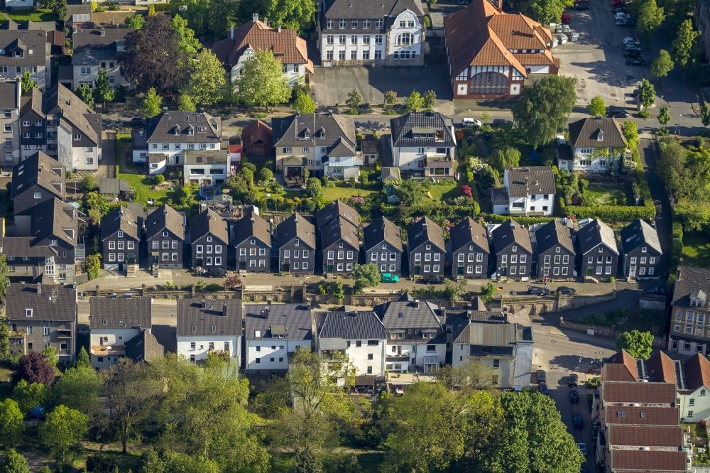 Wetter from above - View of a estate of terraced houses in the Koenigsstraße in Wetter in the Ruhr in the state North Rhine-Westphalia