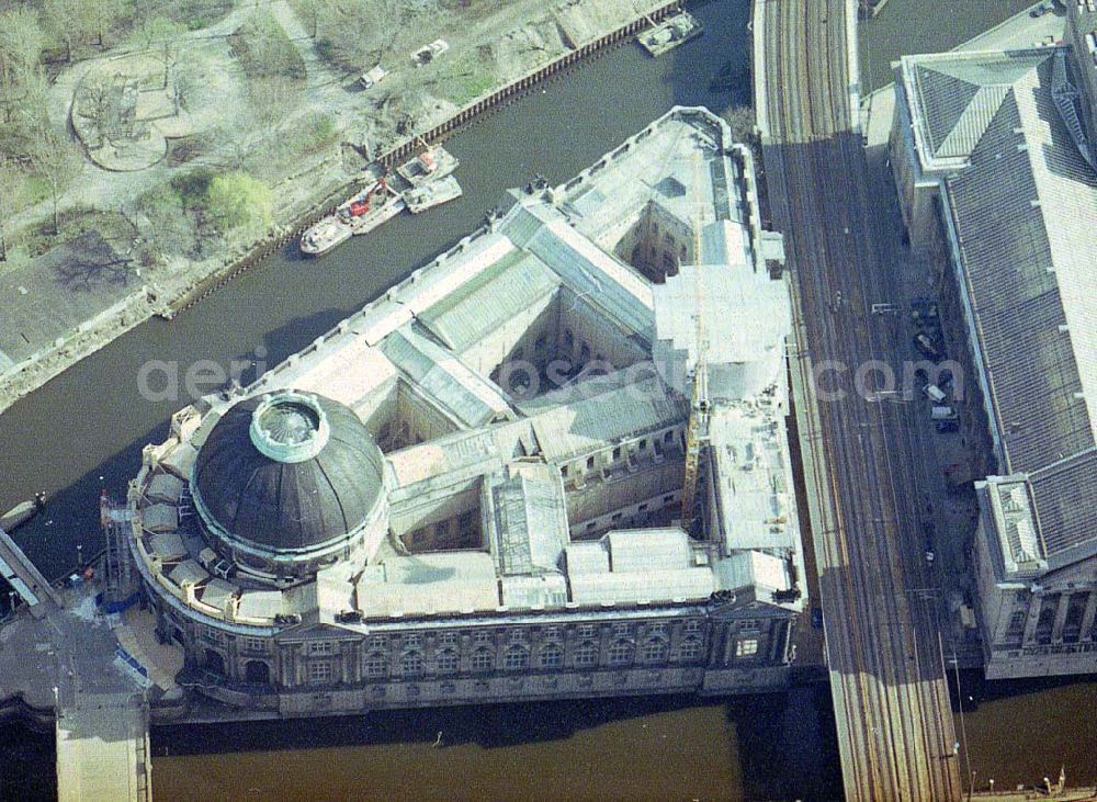 Aerial image Berlin - Rekonstruktionsarbeiten an der Museumsinsel in Berlin - Mitte.