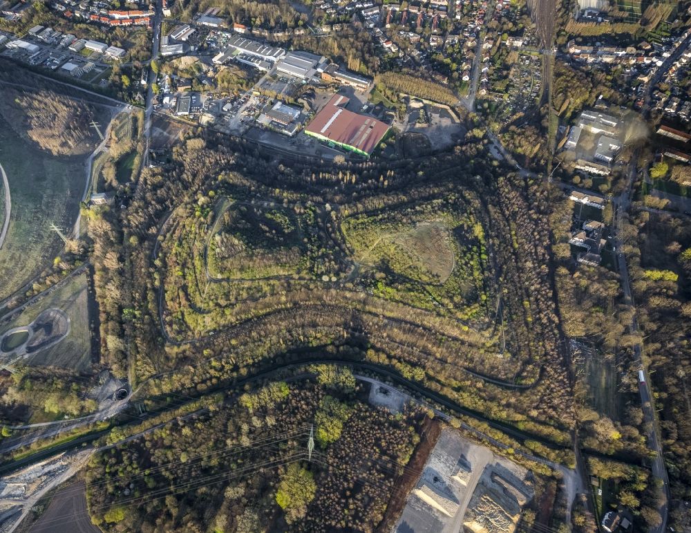 Gladbeck from the bird's eye view: View at the renatured Halde 22 located at the Emscher Park ciclyng way in the district Brauck in Gladbeck in the federal state North Rhine-Westphalia
