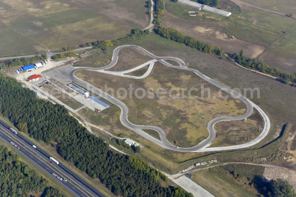 Kakucs from the bird's eye view: Racetrack racecourse Kakucs Ring in Kakucs in Komitat Pest, Hungary