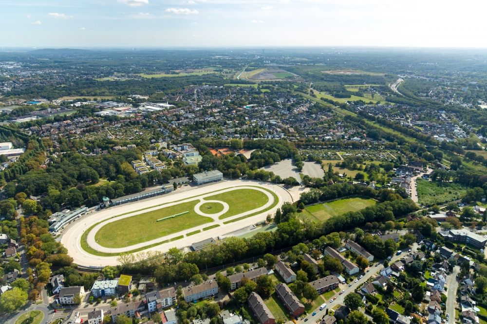 Aerial image Dinslaken - Racetrack racecourse - trotting in Dinslaken in the state of North Rhine-Westphalia