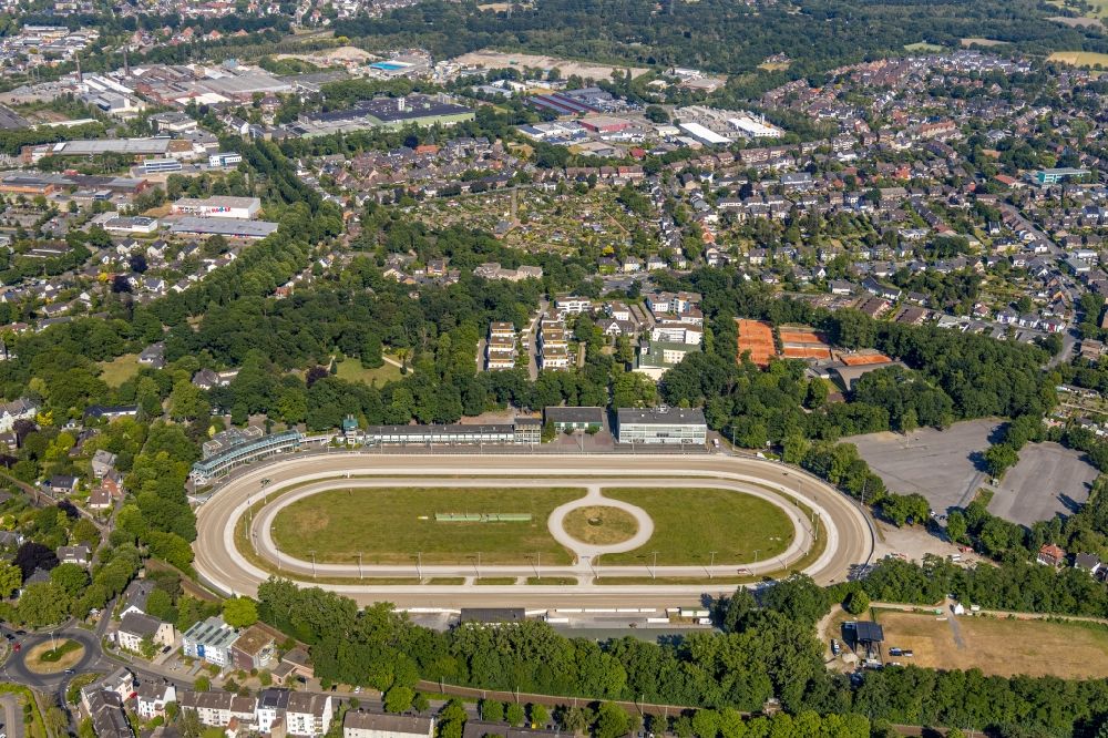 Dinslaken from above - Racetrack racecourse - trotting in Dinslaken at Ruhrgebiet in the state of North Rhine-Westphalia
