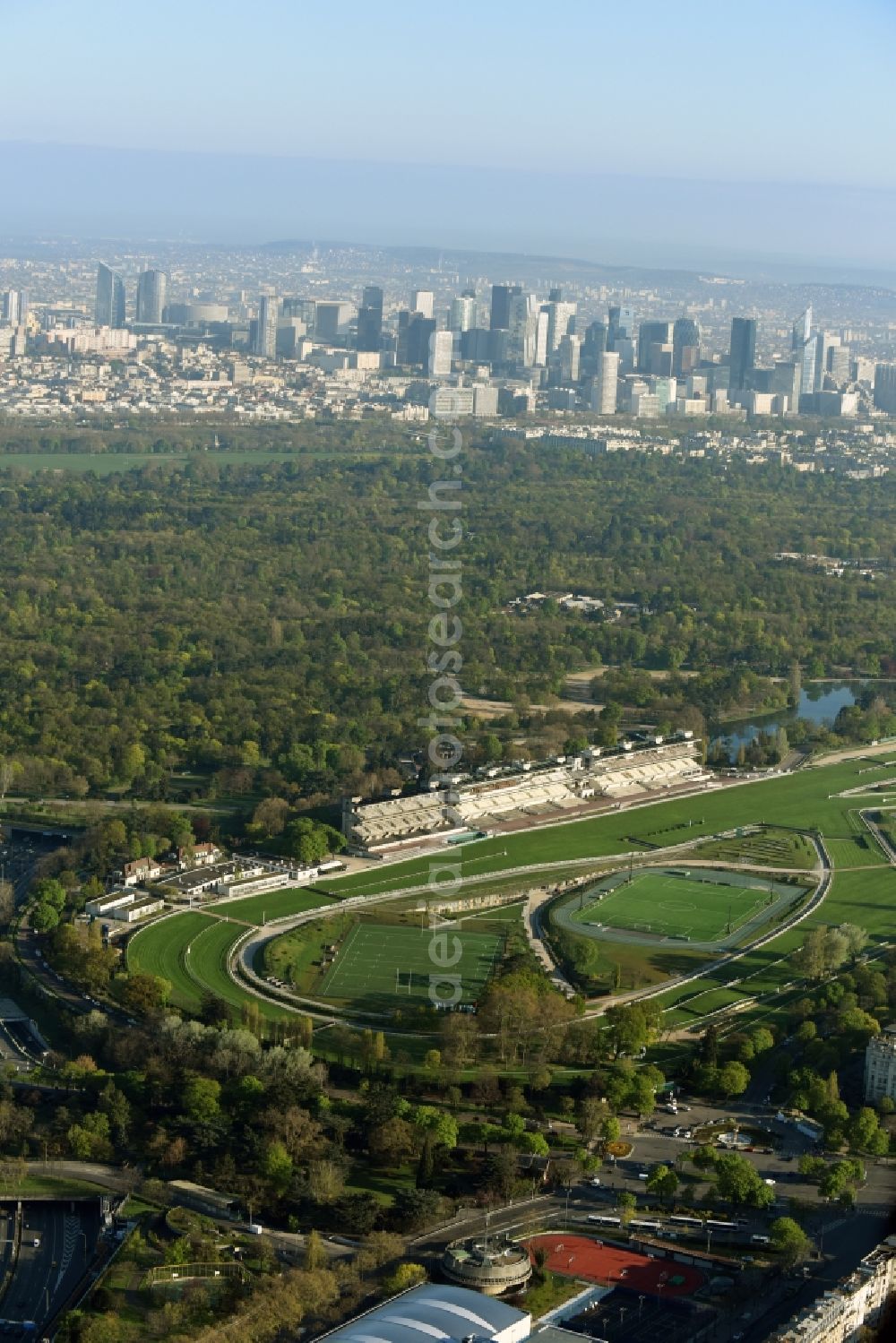 Aerial photograph Paris - Racetrack racecourse - trotting Hippodrome Auteuil on Route d'Auteuil aux Lacs in Paris in Ile-de-France, France