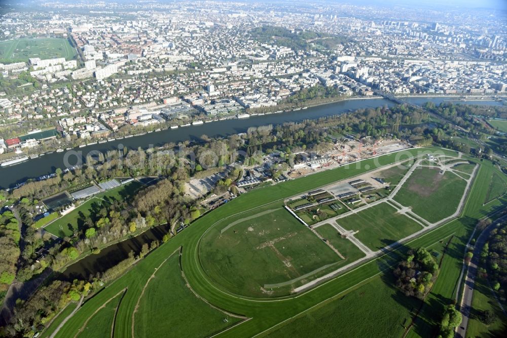 Aerial image Paris - Racetrack racecourse - trotting Hippodrome de Longchamp an der Route des Tribunes in Paris in Ile-de-France, France
