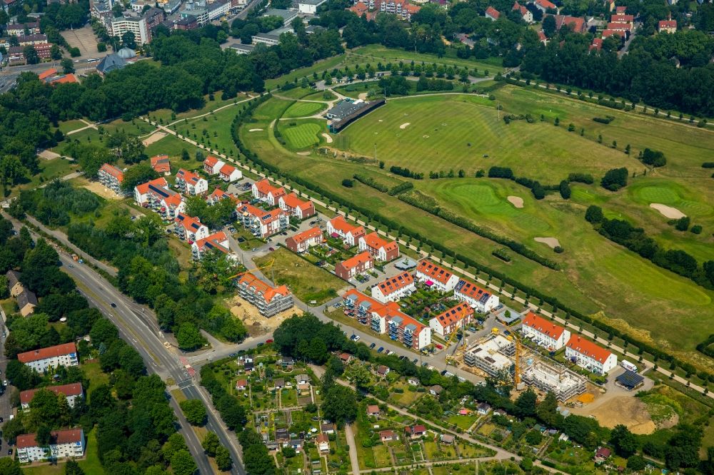 Gelsenkirchen from above - Racetrack racecourse - trotting Horst-Sued in Gelsenkirchen in the state North Rhine-Westphalia