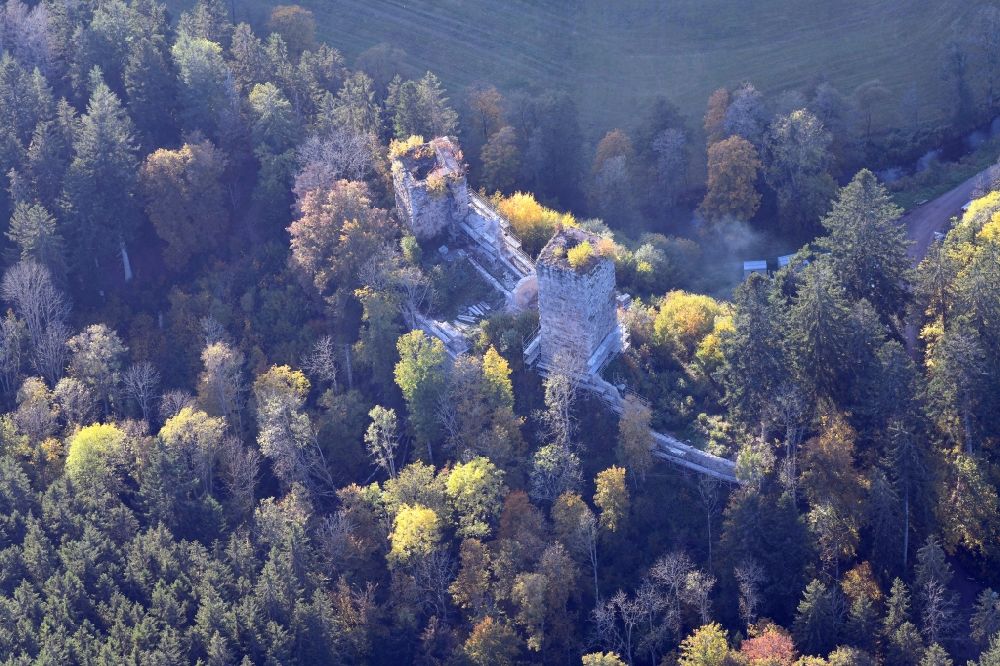 Bonndorf im Schwarzwald from the bird's eye view: Renovation works at the ruins and vestiges of the former castle and fortress Roggenbach in the district Wittlekofen in Bonndorf im Schwarzwald in the state Baden-Wurttemberg, Germany