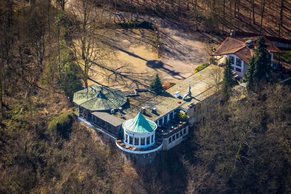 Essen from the bird's eye view: Panoramic restaurant Villa Vue on the way to the plate in the district Bredeney, in Essen in the state North Rhine-Westphalia