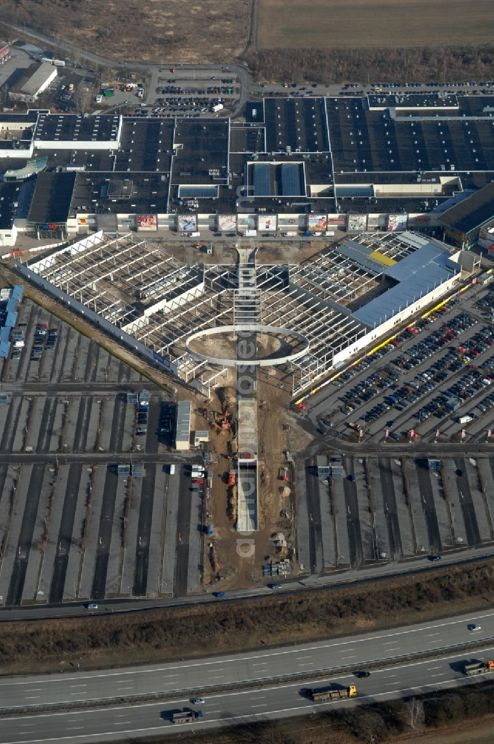 Wildau from the bird's eye view: Revitalization and expansion construction at the building complex of the shopping center A10 Center in the district Kiekebusch in Wildau in the state Brandenburg, Germany