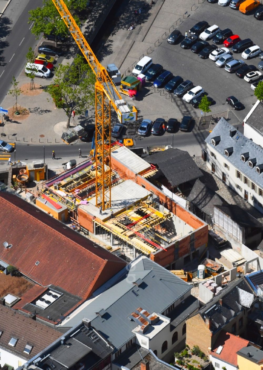 Aerial photograph Wiesbaden - Revitalization and expansion construction at the building complex of the shopping center Nolte's Frische Center on Danzigerstrasse in the district Sonnenberg in Wiesbaden in the state Hesse, Germany