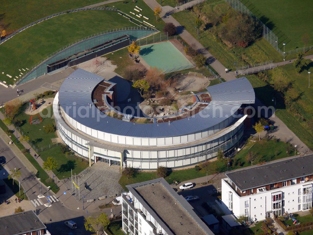 Aerial photograph Freiburg - Blick auf die Clara-Grunwald-Schule im Stadtteil Rieselfeld von Freiburg.