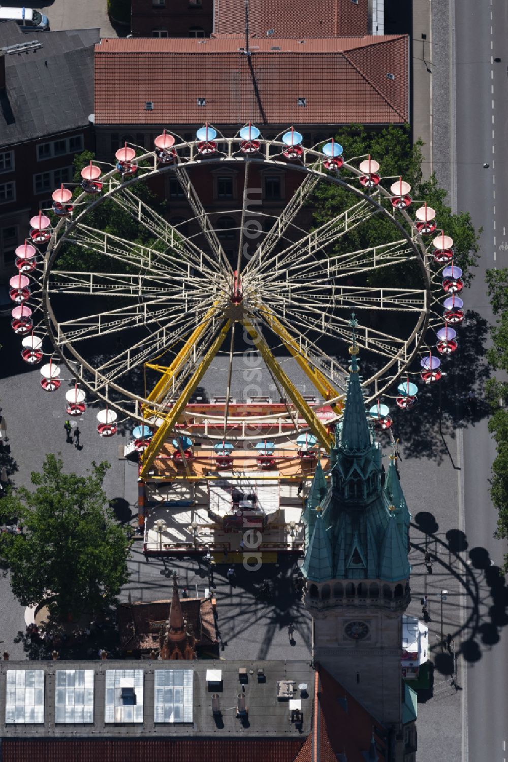 Aerial photograph Braunschweig - Ferris wheel in Brunswick in the state Lower Saxony, Germany