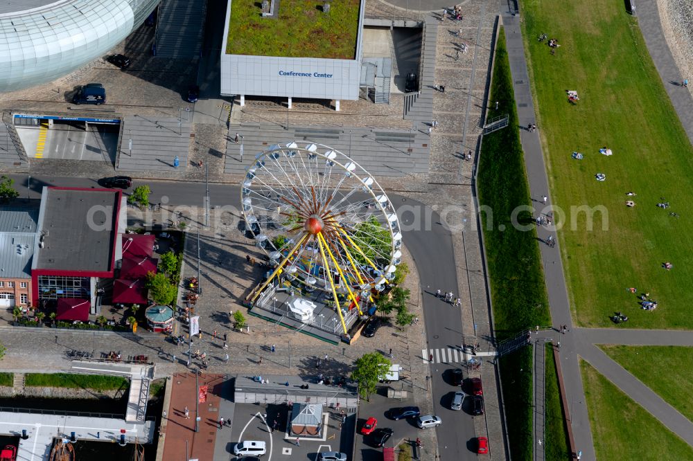 Aerial image Bremerhaven - Ferris wheel on street H.-H.-Meyer-Strasse in the district Mitte-Sued in Bremerhaven in the state Bremen, Germany