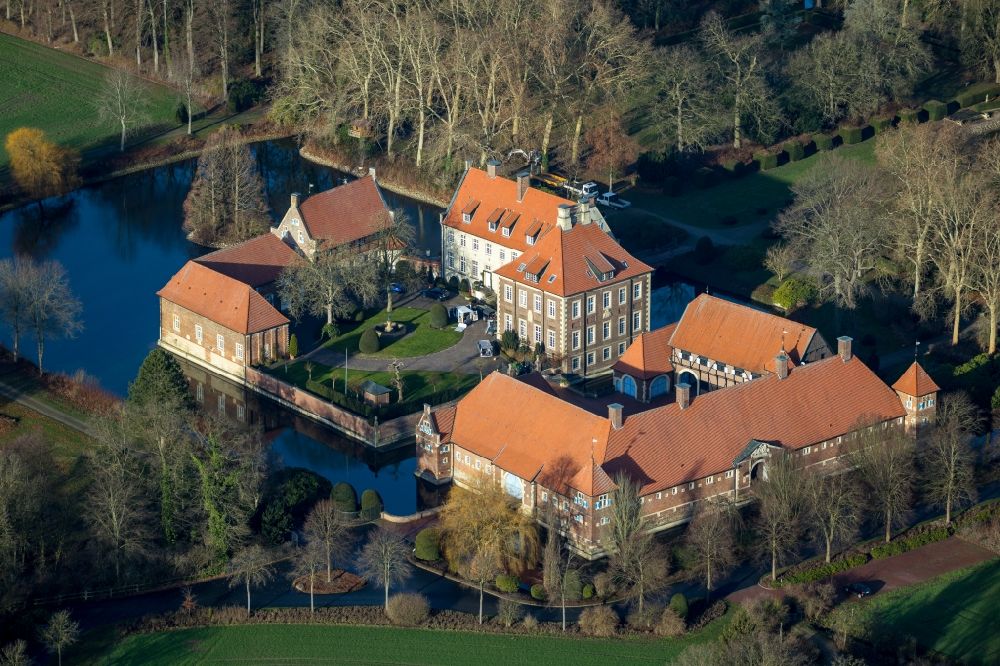 Aerial photograph Drensteinfurt - Buildings and parks at the mansion of the farmhouse Rittergut HausBorg in Altendorf in Drensteinfurt in the state North Rhine-Westphalia, Germany
