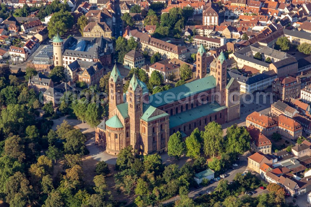 Aerial image Speyer - Romanic Cathedral Dom zu Speyer in Speyer in the state Rhineland-Palatinate, Germany