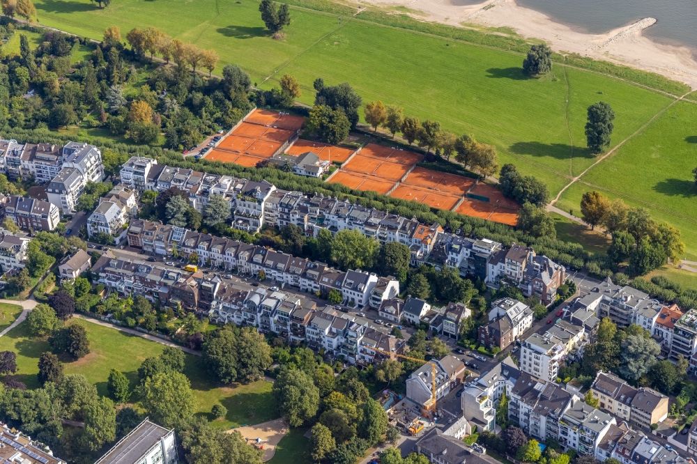 Aerial photograph Düsseldorf - Tennis court sports field at the residential area on Kaiser-Friedrich-Ring in the district Niederkassel in Duesseldorf at Ruhrgebiet in the state North Rhine-Westphalia, Germany