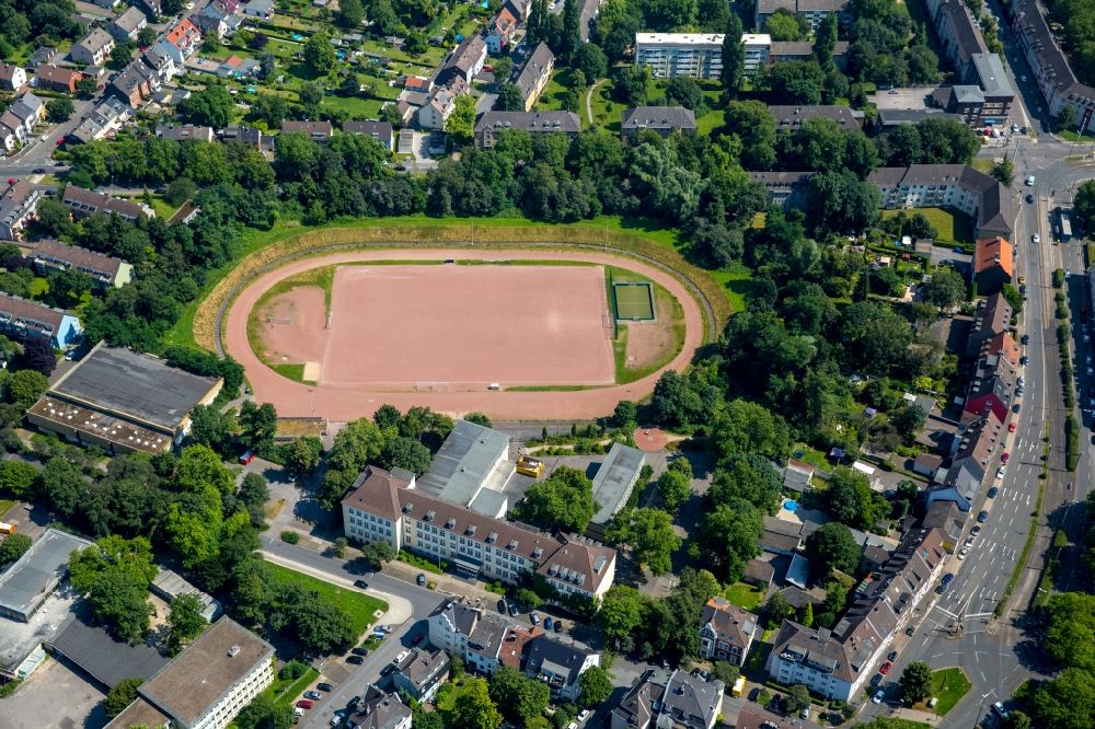 Aerial photograph Essen - Tennis court sports field destrict Borbeck-Mitte in Essen in the state North Rhine-Westphalia