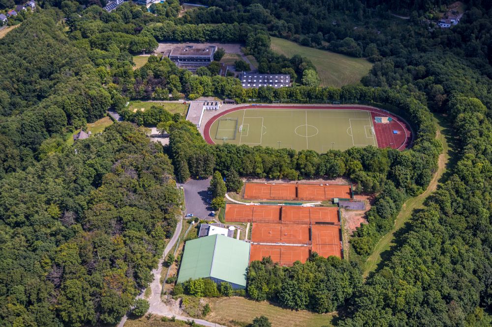 Aerial image Neviges - Tennis court sports field of Nevigeser Tennisclub 1969 e.V. on street Waldschloesschen in Neviges in the state North Rhine-Westphalia, Germany