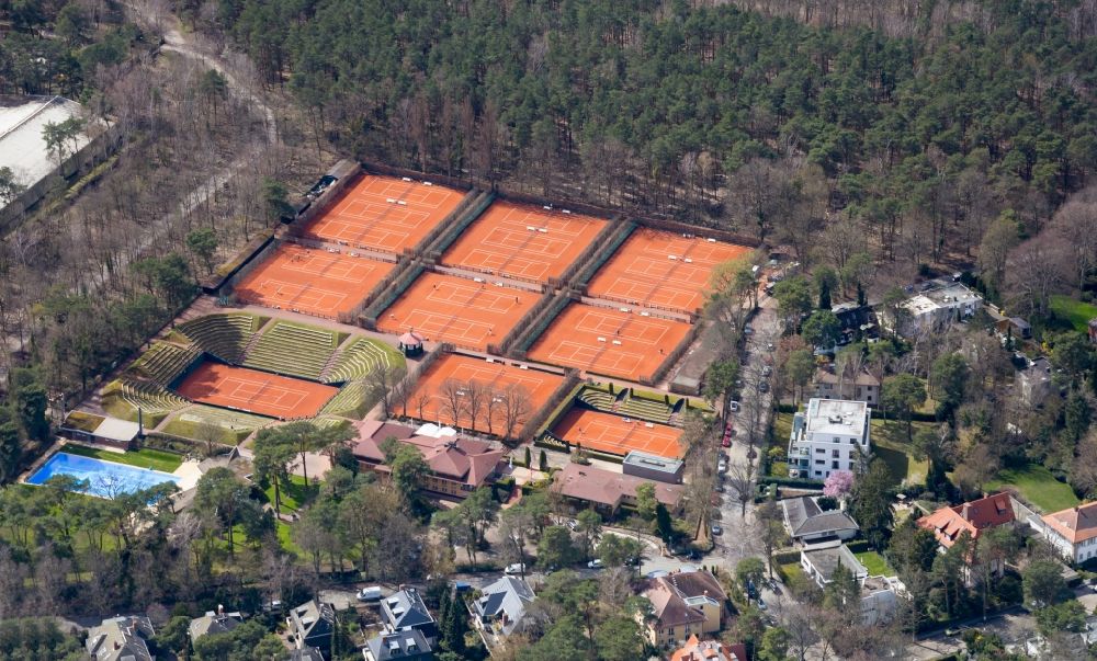 Aerial image Berlin - Tennis court sports field of Tennis-Club 1899 e.V. Blau-Weiss in Berlin, Germany