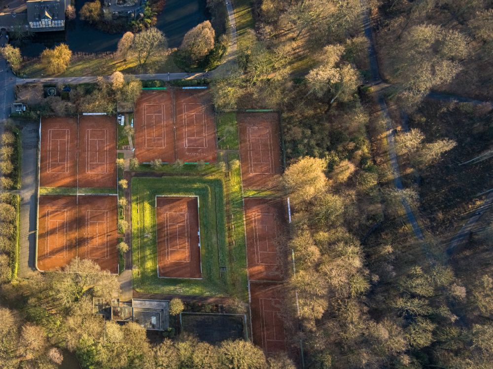 Aerial photograph Gladbeck - Tennis court sports field of Tennis-Club Haus Wittringen Gladbeck e.V. in Gladbeck in the state North Rhine-Westphalia, Germany