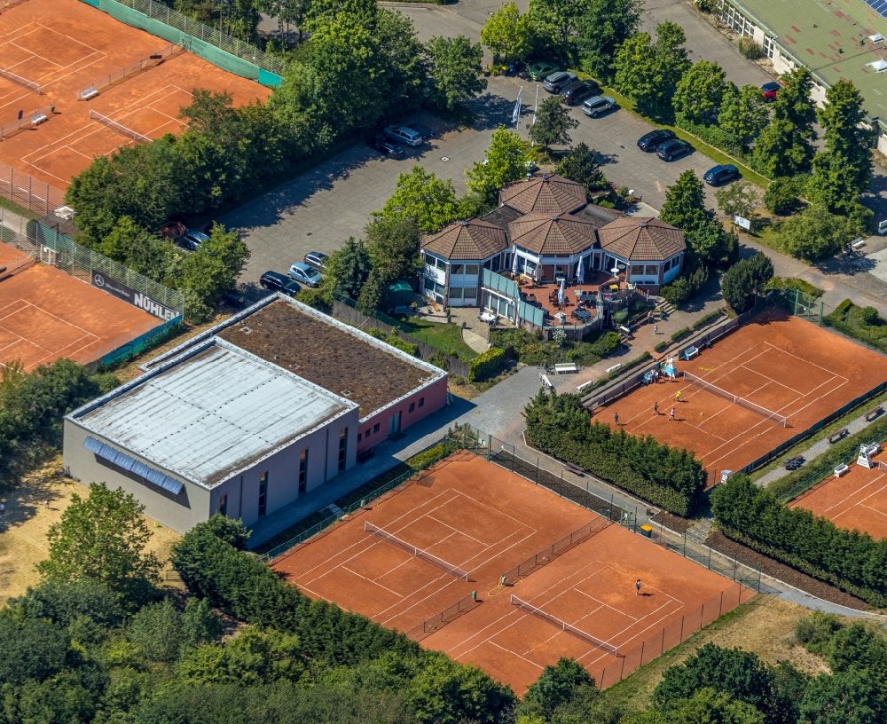 Aerial image Moers - Tennis court sports field of TPM Tennis Park Moers and Grosssportanlage Filder Benden overlooking the 8 Ecken Eventlocation in the district Holderberg in Moers in the state North Rhine-Westphalia, Germany