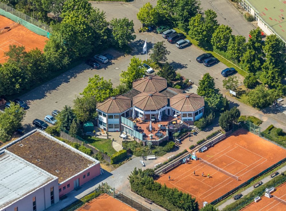 Moers from above - Tennis court sports field of TPM Tennis Park Moers and Grosssportanlage Filder Benden overlooking the 8 Ecken Eventlocation in the district Holderberg in Moers in the state North Rhine-Westphalia, Germany
