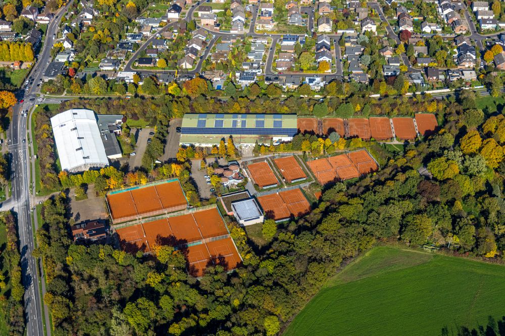 Moers from above - Tennis court sports field of TPM Tennis Park Moers and Grosssportanlage Filder Benden overlooking the 8 Ecken Eventlocation in the district Holderberg in Moers in the state North Rhine-Westphalia, Germany