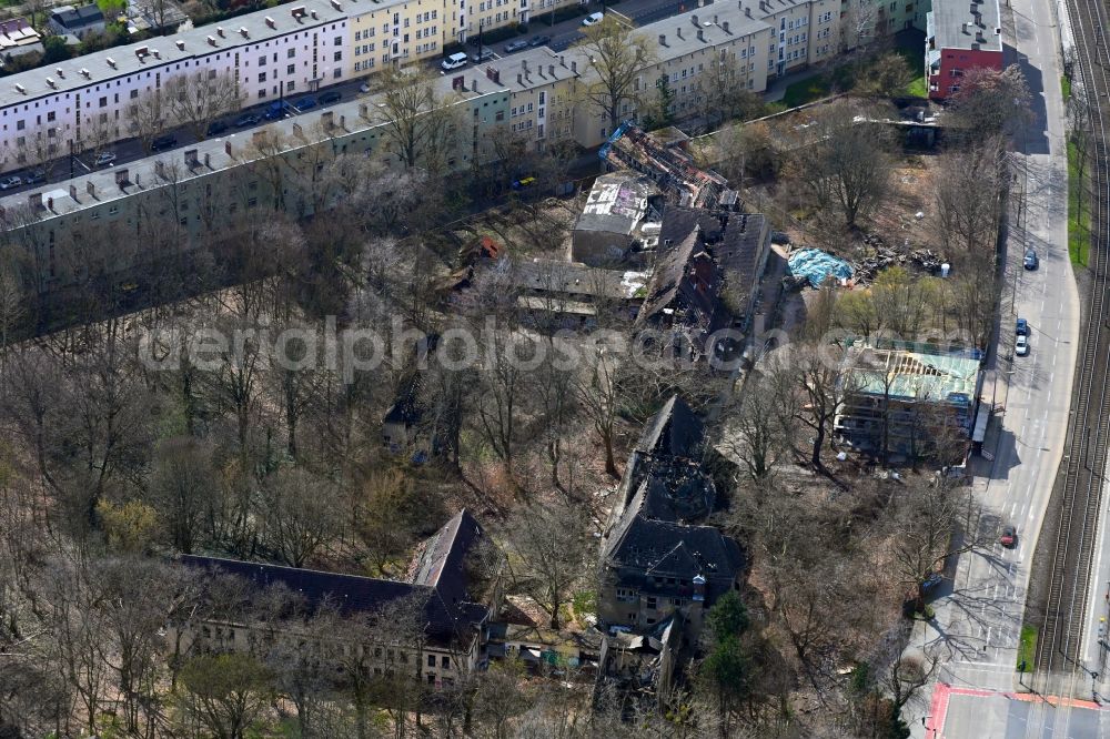 Aerial photograph Berlin - Ruins of the former hospital - building Saeuglings- and Kinderkrankenhaus on street Hansastrasse in the district Weissensee in Berlin, Germany