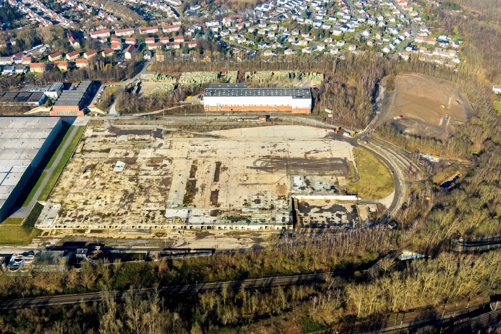 Bochum from the bird's eye view: Ruin the buildings and halls at the building complex and premises of the logistic center of Opel Group Warehousing GmbH in the district Langendreer in Bochum in the state North Rhine-Westphalia, Germany